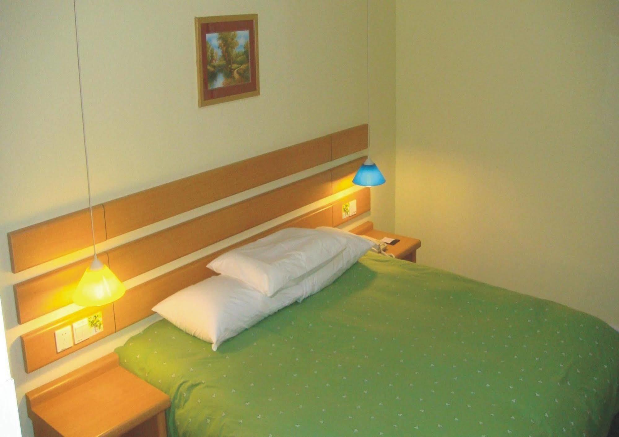 Home Inn Guangzhou East Binjiang Road Sun Yat-Sen University Exterior photo