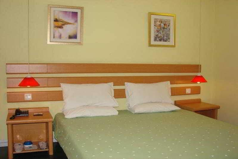 Home Inn Guangzhou East Binjiang Road Sun Yat-Sen University Exterior photo